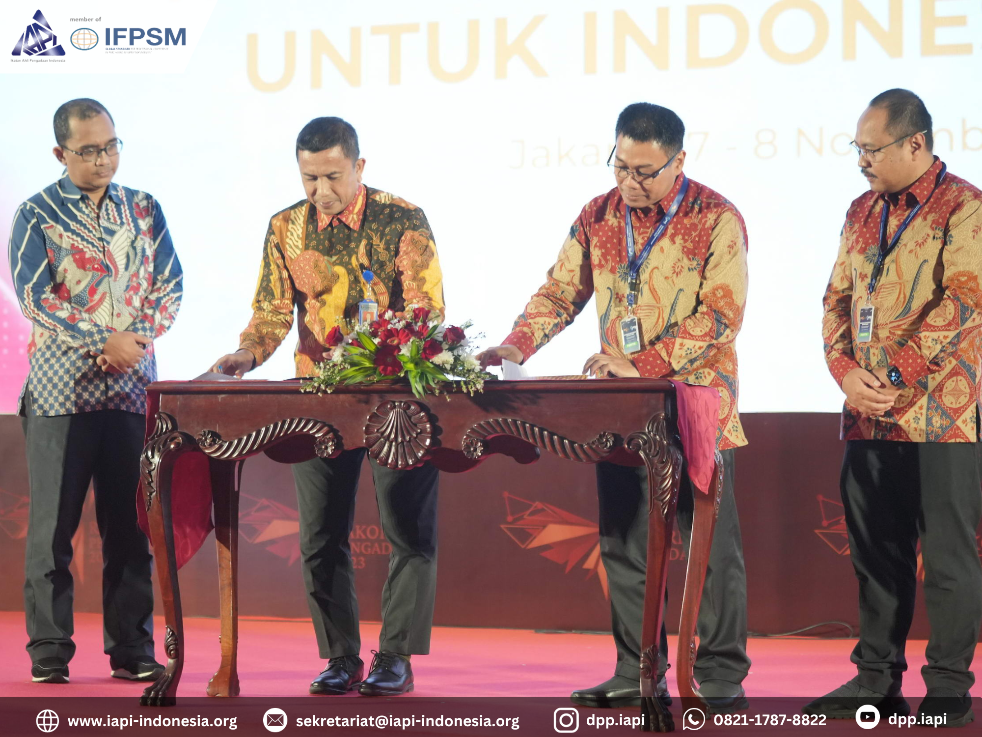 Penandatanganan Perjanjian Kerjasama antara Ikatan Ahli Pengadaan Indonesia (IAPI) dan Fakultas Teknik Universitas Diponegoro (UNDIP)